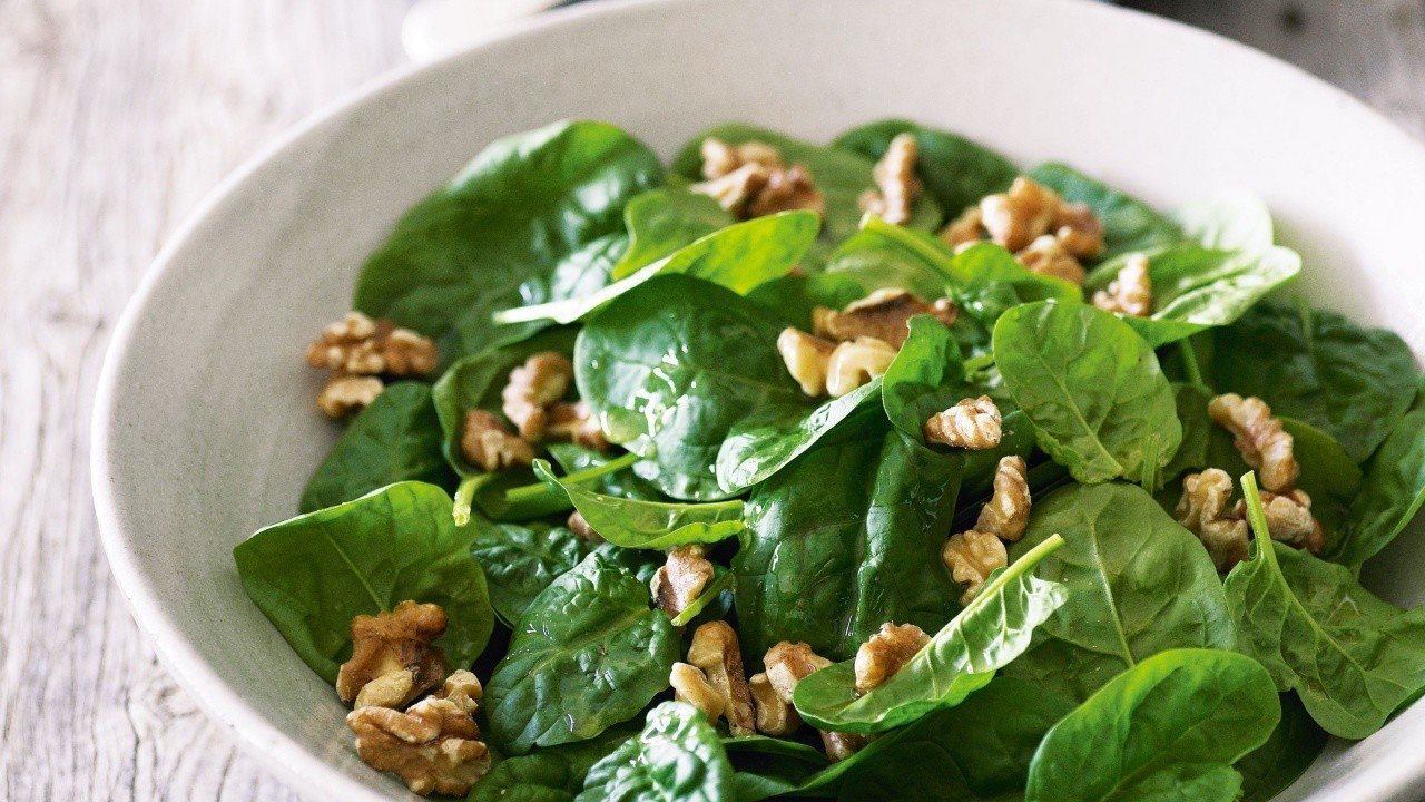 spinach-walnut-salad-46370-1